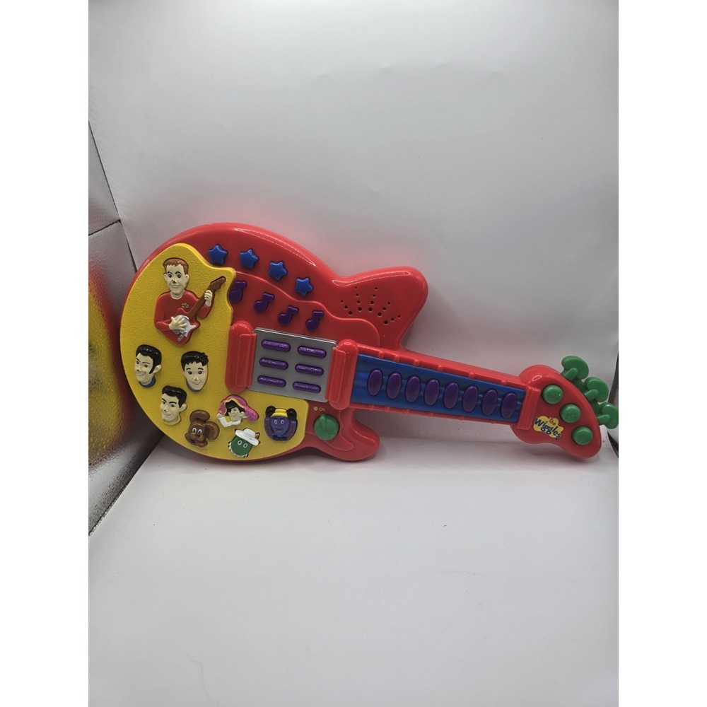 The Wiggles Play Along Musical Sing and Dance Red Guitar Toy Spin Master 2003